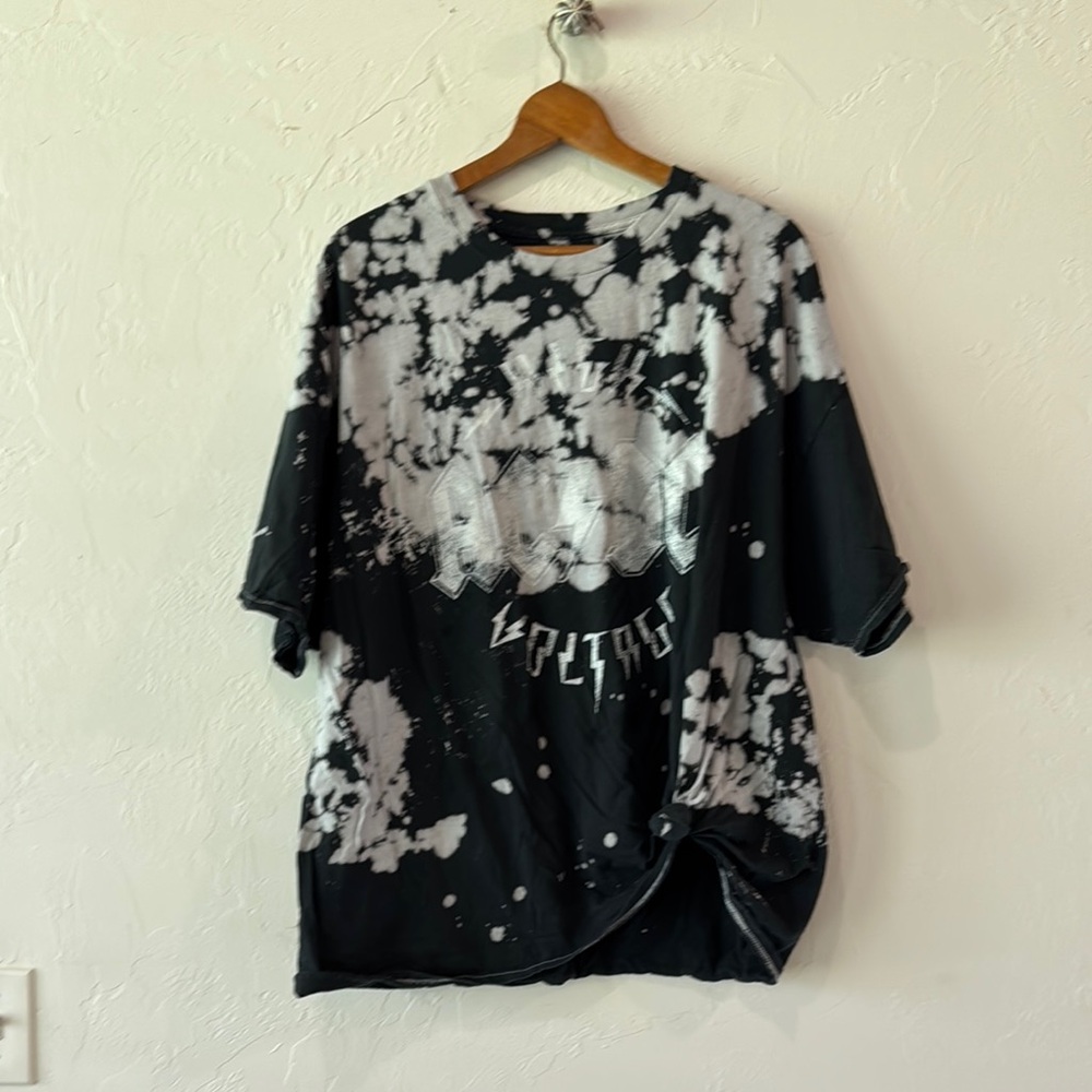 H&M Black and White Graphic Tee AC/DC tie dye plus oversized